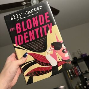 Hardcover The Blonde Identity